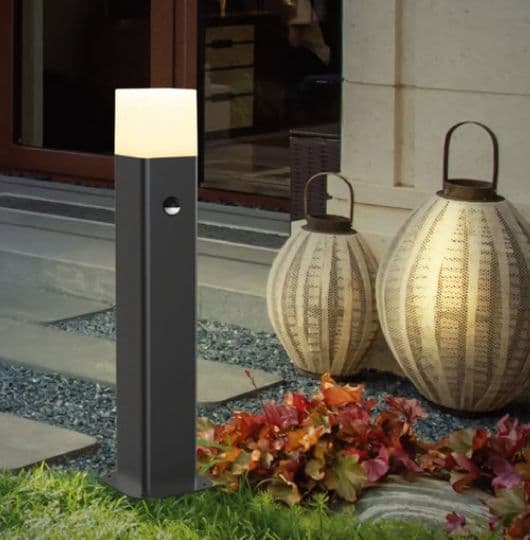 Fortis Bollard - View 3