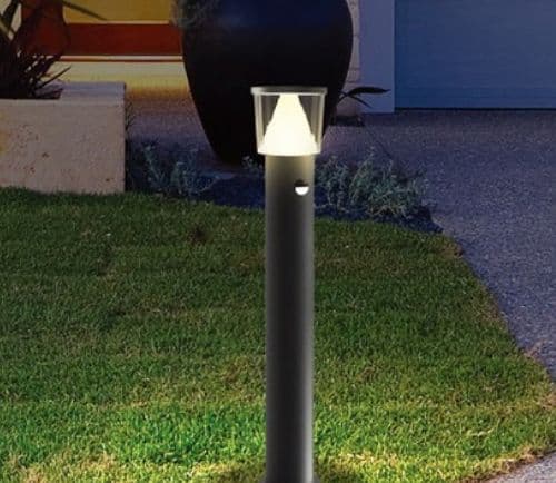 Vanguard Bollard - View 3